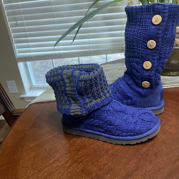 UGG Australia Women's Purple Cable Knit Leland 1000464 Fold Over Boots 6 Button - Picture 1 of 12
